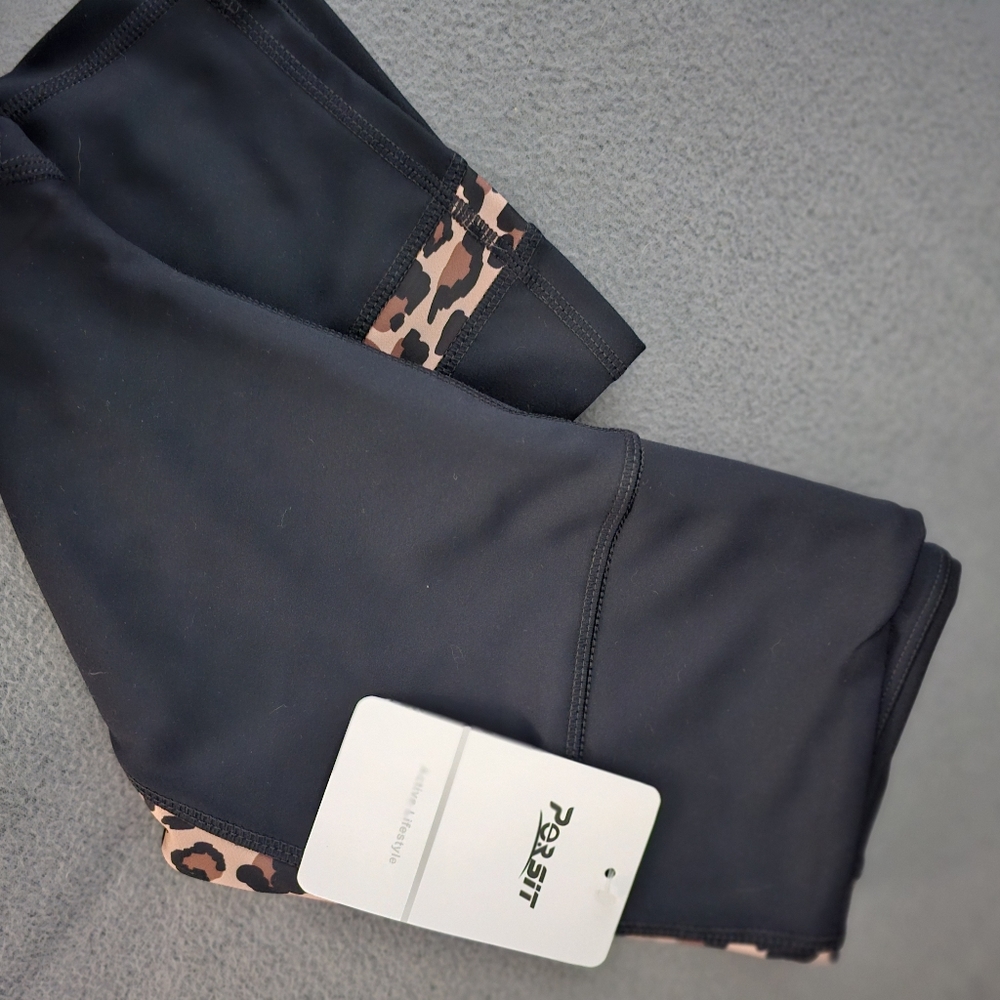 leopard/black spandex workout shorts! Nwts! XS!